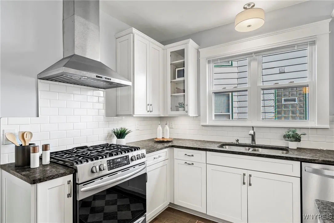 485 Woodward Ave, Buffalo, New York 14214, Buffalo, New York 14214, 3 Bedrooms Bedrooms, 9 Rooms Rooms,1 BathroomBathrooms,Residential,Closed,485 Woodward Ave, Buffalo, New York 14214,0,B1575162