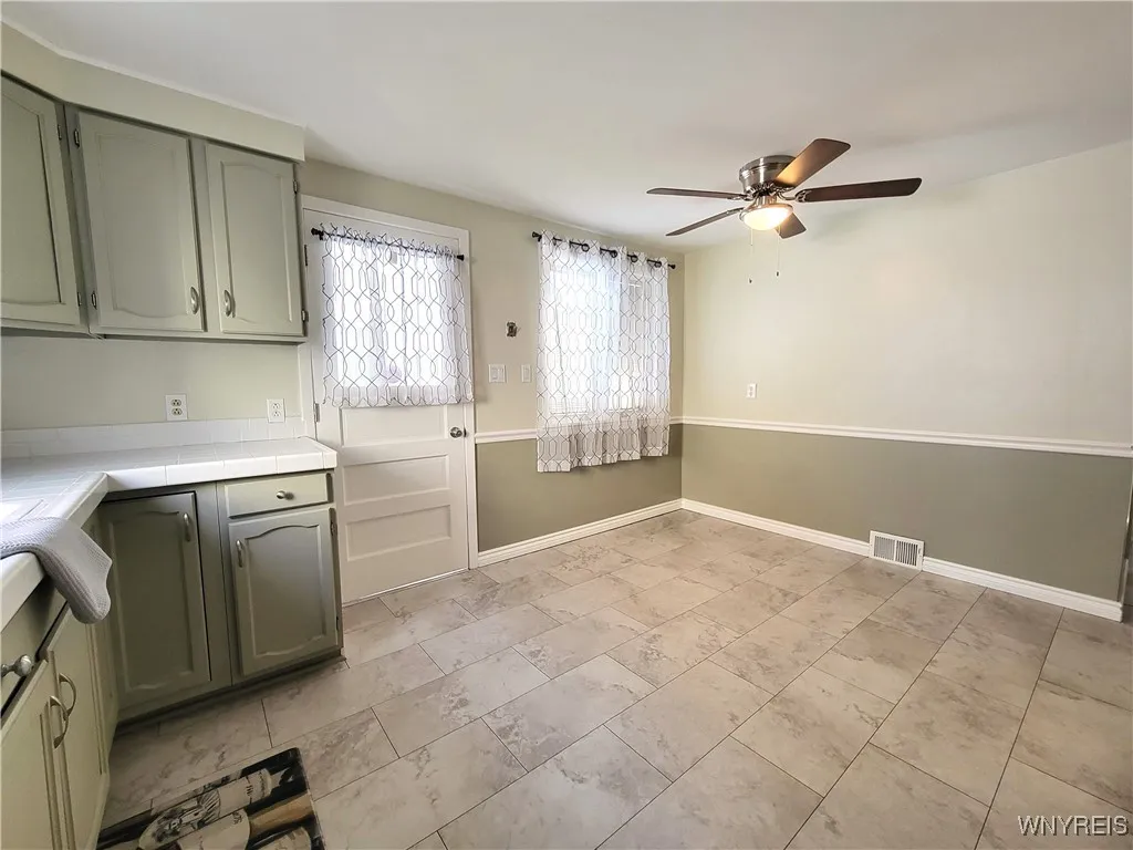 193 Wilmington Avenue, Tonawanda-town, New York 14, Tonawanda, New York 14150, 3 Bedrooms Bedrooms, 6 Rooms Rooms,1 BathroomBathrooms,Residential,Closed,193 Wilmington Avenue, Tonawanda-town, New York 14,0,B1575610