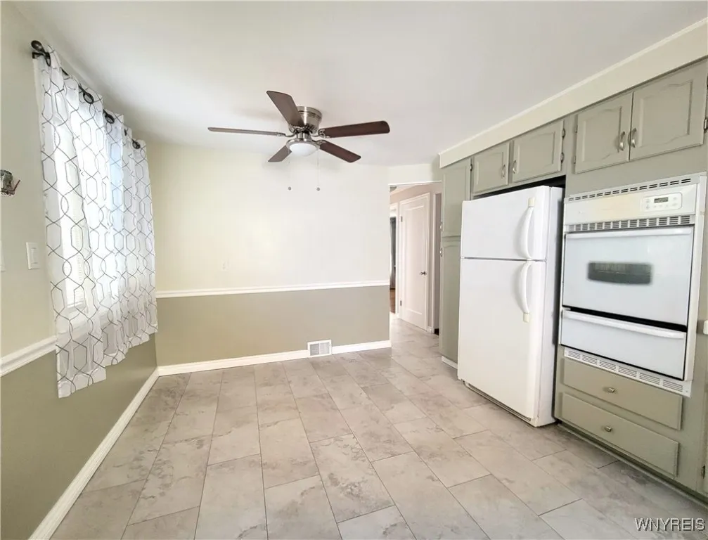 193 Wilmington Avenue, Tonawanda-town, New York 14, Tonawanda, New York 14150, 3 Bedrooms Bedrooms, 6 Rooms Rooms,1 BathroomBathrooms,Residential,Closed,193 Wilmington Avenue, Tonawanda-town, New York 14,0,B1575610