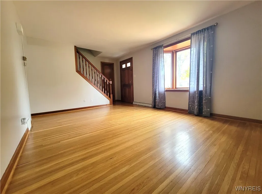 193 Wilmington Avenue, Tonawanda-town, New York 14, Tonawanda, New York 14150, 3 Bedrooms Bedrooms, 6 Rooms Rooms,1 BathroomBathrooms,Residential,Closed,193 Wilmington Avenue, Tonawanda-town, New York 14,0,B1575610