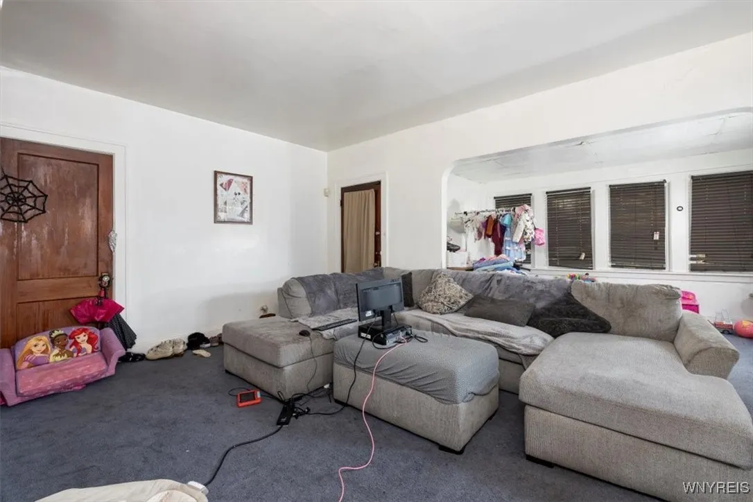 143 Hartwell Road, Buffalo, New York 14216, Buffalo, New York 14216, 6 Bedrooms Bedrooms, ,2 BathroomsBathrooms,Residential,Closed,143 Hartwell Road, Buffalo, New York 14216,0,B1575799