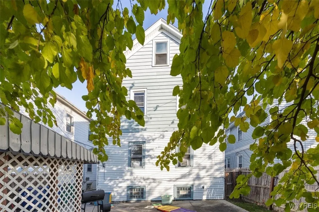143 Hartwell Road, Buffalo, New York 14216, Buffalo, New York 14216, 6 Bedrooms Bedrooms, ,2 BathroomsBathrooms,Residential,Closed,143 Hartwell Road, Buffalo, New York 14216,0,B1575799