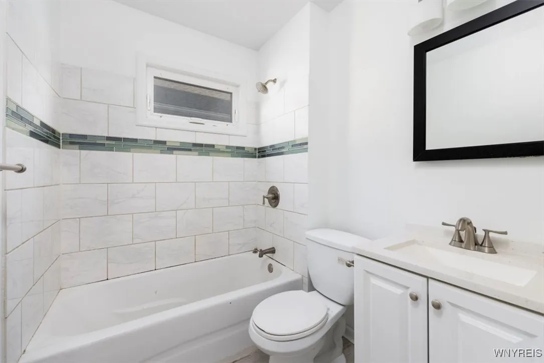 143 Hartwell Road, Buffalo, New York 14216, Buffalo, New York 14216, 6 Bedrooms Bedrooms, ,2 BathroomsBathrooms,Residential,Closed,143 Hartwell Road, Buffalo, New York 14216,0,B1575799