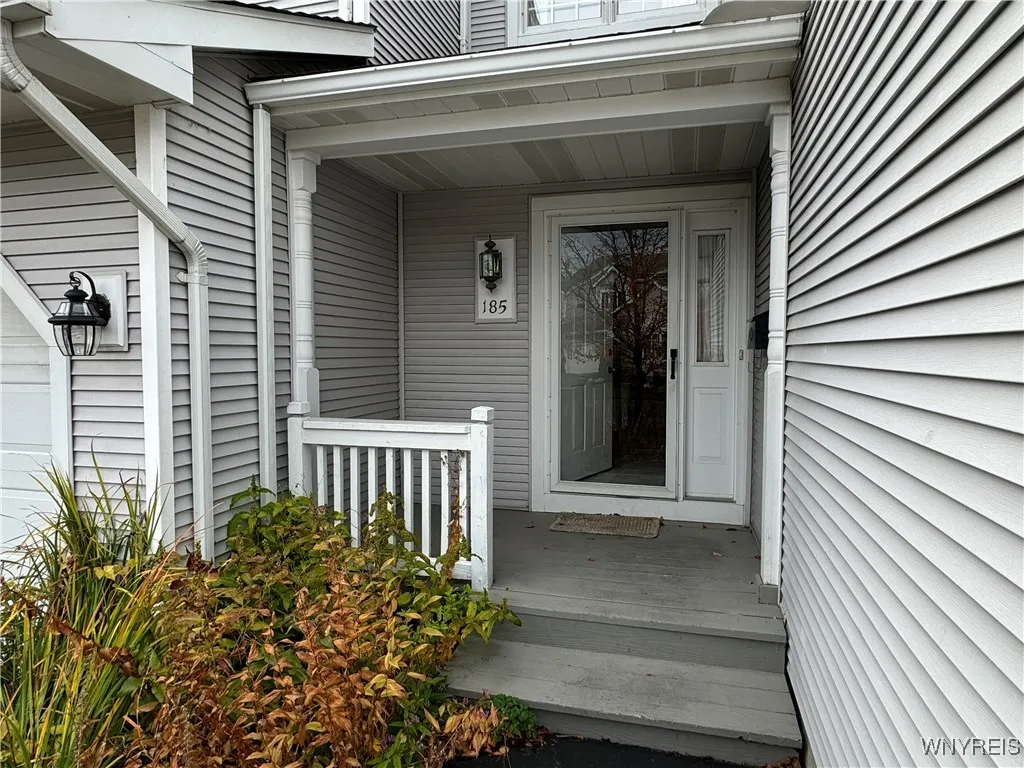 185 Bridle Path, Orchard Park, New York 14127, Orchard Park, New York 14127, 2 Bedrooms Bedrooms, 7 Rooms Rooms,1 BathroomBathrooms,Residential,Closed,185 Bridle Path, Orchard Park, New York 14127,0,B1575912