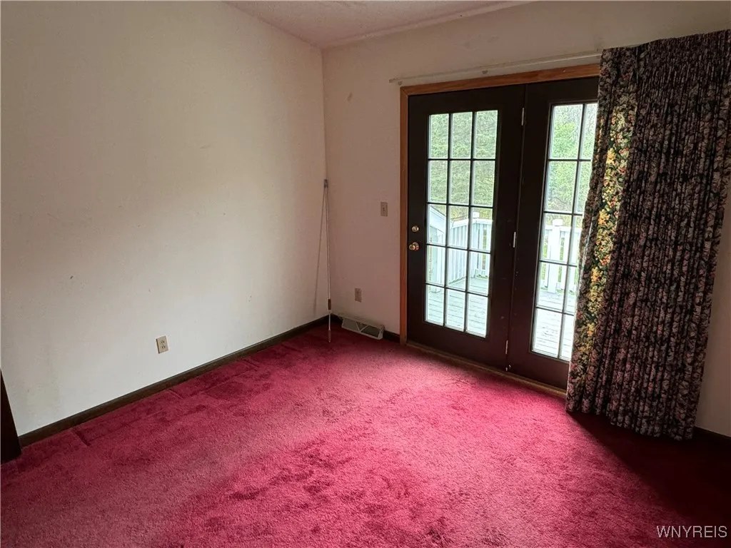 185 Bridle Path, Orchard Park, New York 14127, Orchard Park, New York 14127, 2 Bedrooms Bedrooms, 7 Rooms Rooms,1 BathroomBathrooms,Residential,Closed,185 Bridle Path, Orchard Park, New York 14127,0,B1575912