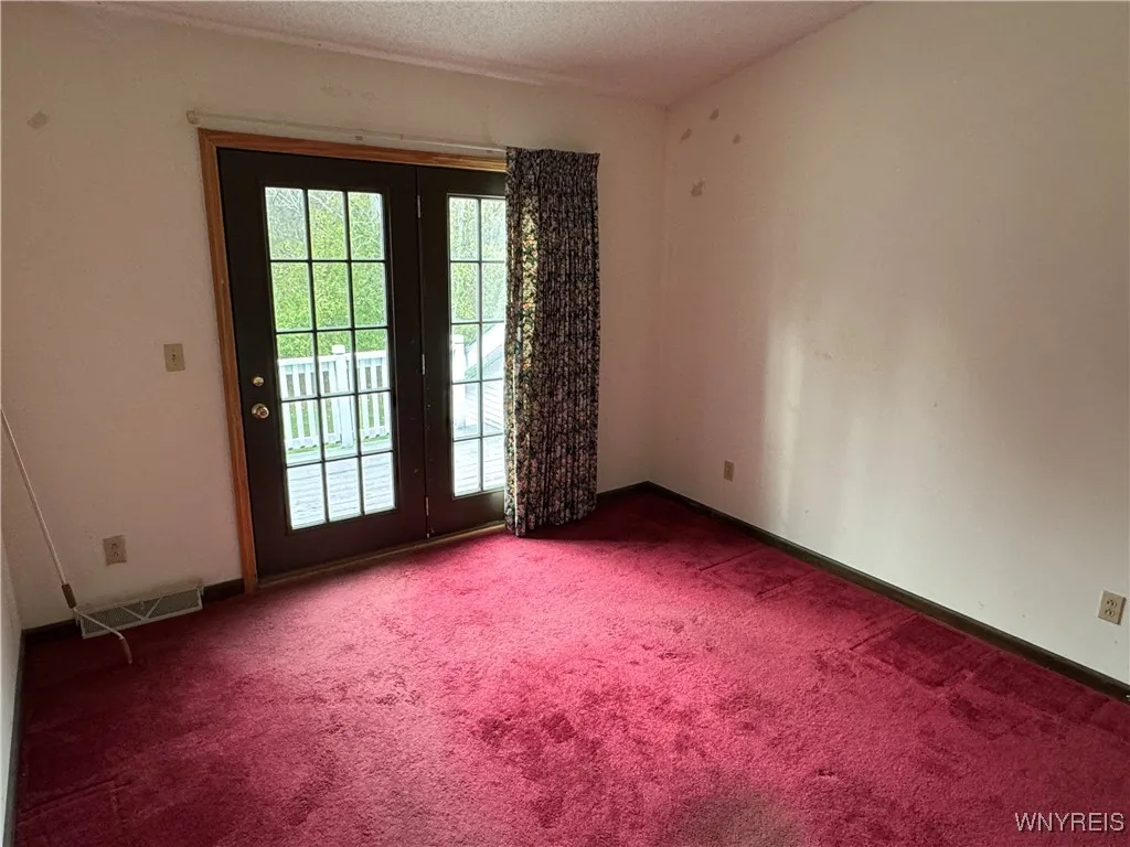 185 Bridle Path, Orchard Park, New York 14127, Orchard Park, New York 14127, 2 Bedrooms Bedrooms, 7 Rooms Rooms,1 BathroomBathrooms,Residential,Closed,185 Bridle Path, Orchard Park, New York 14127,0,B1575912