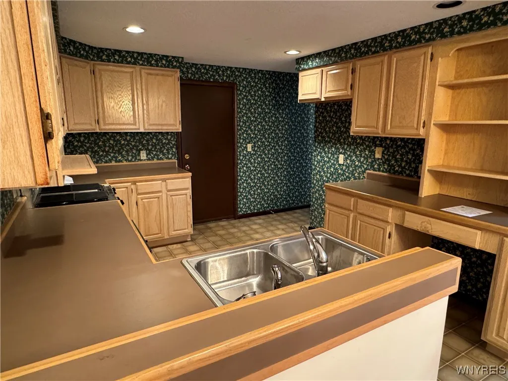 185 Bridle Path, Orchard Park, New York 14127, Orchard Park, New York 14127, 2 Bedrooms Bedrooms, 7 Rooms Rooms,1 BathroomBathrooms,Residential,Closed,185 Bridle Path, Orchard Park, New York 14127,0,B1575912