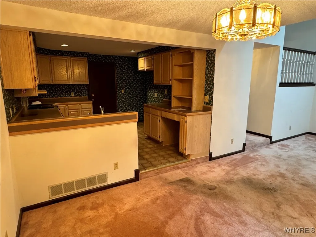 185 Bridle Path, Orchard Park, New York 14127, Orchard Park, New York 14127, 2 Bedrooms Bedrooms, 7 Rooms Rooms,1 BathroomBathrooms,Residential,Closed,185 Bridle Path, Orchard Park, New York 14127,0,B1575912