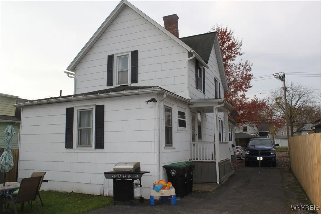 403 Fletcher Street, Tonawanda-city, New York 1415, Tonawanda, New York 14150, 5 Bedrooms Bedrooms, ,2 BathroomsBathrooms,Residential,Closed,403 Fletcher Street, Tonawanda-city, New York 1415,0,B1576130