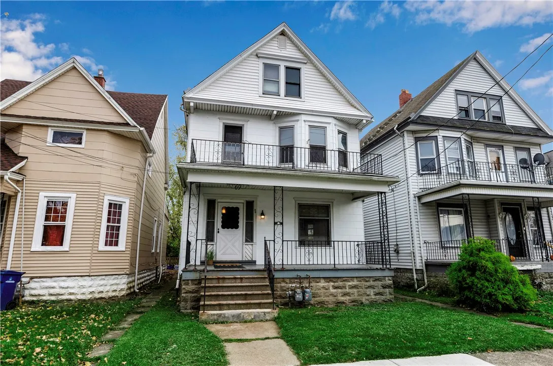 69 Hunt Avenue, Buffalo, New York 14207, Buffalo, New York 14207, 5 Bedrooms Bedrooms, ,2 BathroomsBathrooms,Residential,Closed,69 Hunt Avenue, Buffalo, New York 14207,0,R1575981