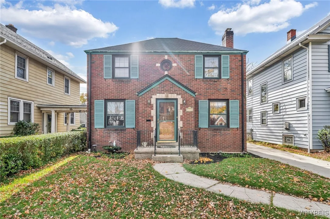 31 East Girard Boulevard, Tonawanda-town, New York, Tonawanda, New York 14217, 3 Bedrooms Bedrooms, 7 Rooms Rooms,1 BathroomBathrooms,Residential,Closed,31 East Girard Boulevard, Tonawanda-town, New York,0,B1576075