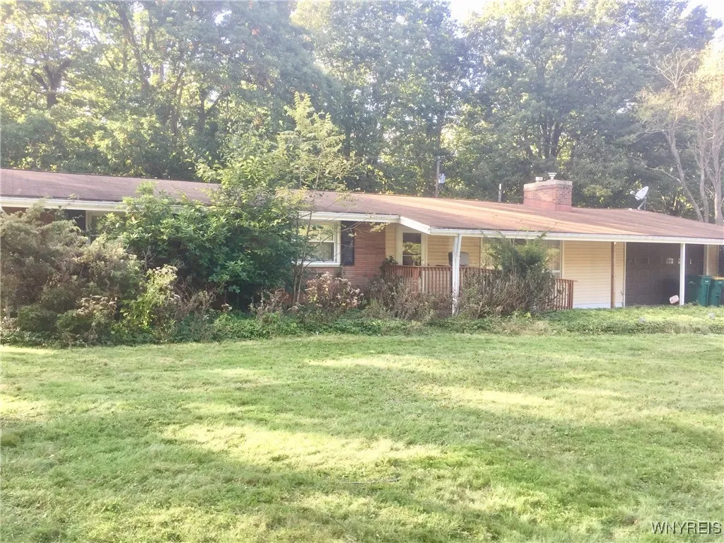 4710 Boncrest W. Drive West, Clarence, New York 14, Clarence, New York 14221, 4 Bedrooms Bedrooms, 8 Rooms Rooms,2 BathroomsBathrooms,Residential,Closed,4710 Boncrest W. Drive West, Clarence, New York 14,0,B1576280