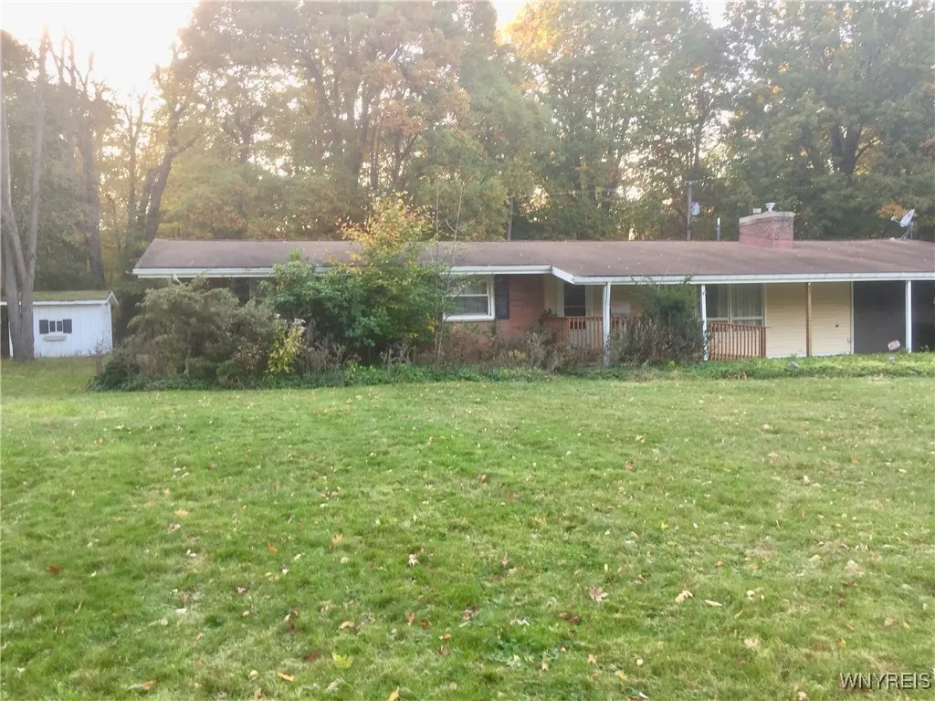 4710 Boncrest W. Drive West, Clarence, New York 14, Clarence, New York 14221, 4 Bedrooms Bedrooms, 8 Rooms Rooms,2 BathroomsBathrooms,Residential,Closed,4710 Boncrest W. Drive West, Clarence, New York 14,0,B1576280