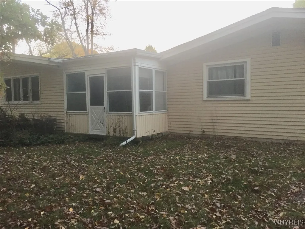 4710 Boncrest W. Drive West, Clarence, New York 14, Clarence, New York 14221, 4 Bedrooms Bedrooms, 8 Rooms Rooms,2 BathroomsBathrooms,Residential,Closed,4710 Boncrest W. Drive West, Clarence, New York 14,0,B1576280