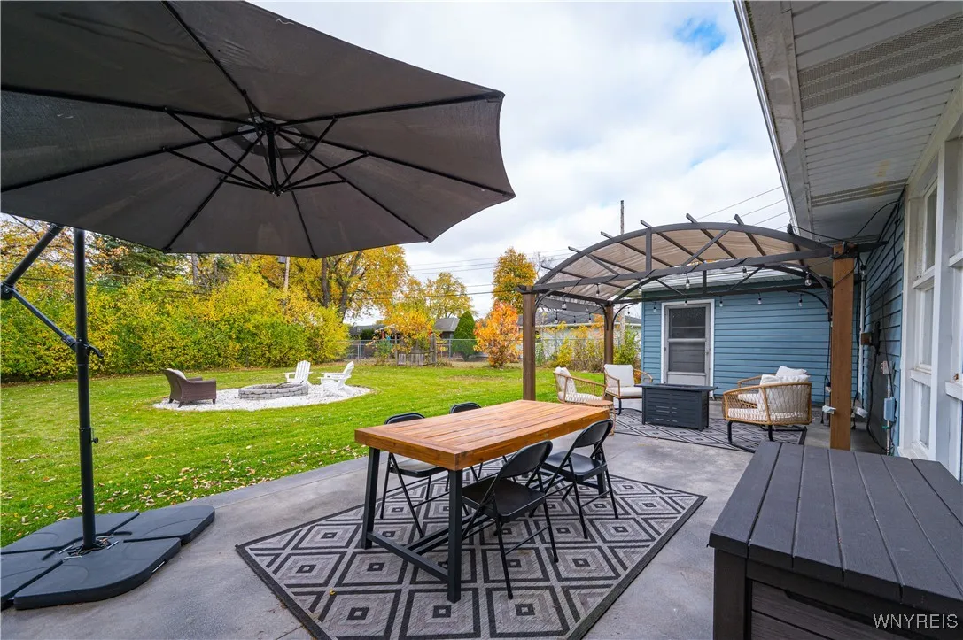 281 Green Acres Road, Tonawanda-town, New York 141, Tonawanda, New York 14150, 3 Bedrooms Bedrooms, 5 Rooms Rooms,1 BathroomBathrooms,Residential,Closed,281 Green Acres Road, Tonawanda-town, New York 141,0,B1576299