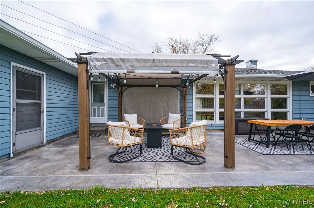 281 Green Acres Road, Tonawanda-town, New York 141, Tonawanda, New York 14150, 3 Bedrooms Bedrooms, 5 Rooms Rooms,1 BathroomBathrooms,Residential,Closed,281 Green Acres Road, Tonawanda-town, New York 141,0,B1576299