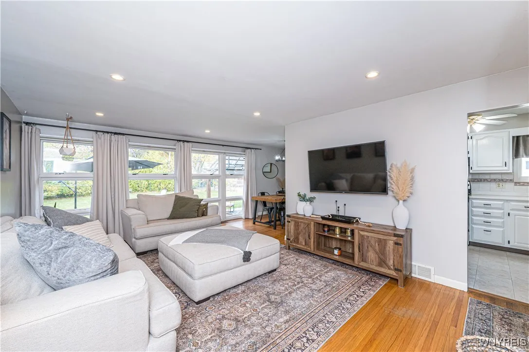 281 Green Acres Road, Tonawanda-town, New York 141, Tonawanda, New York 14150, 3 Bedrooms Bedrooms, 5 Rooms Rooms,1 BathroomBathrooms,Residential,Closed,281 Green Acres Road, Tonawanda-town, New York 141,0,B1576299