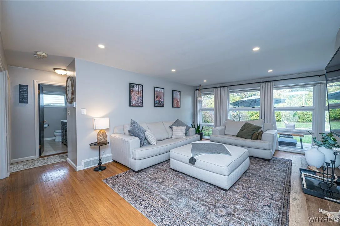 281 Green Acres Road, Tonawanda-town, New York 141, Tonawanda, New York 14150, 3 Bedrooms Bedrooms, 5 Rooms Rooms,1 BathroomBathrooms,Residential,Closed,281 Green Acres Road, Tonawanda-town, New York 141,0,B1576299