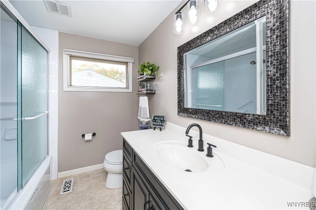 281 Green Acres Road, Tonawanda-town, New York 141, Tonawanda, New York 14150, 3 Bedrooms Bedrooms, 5 Rooms Rooms,1 BathroomBathrooms,Residential,Closed,281 Green Acres Road, Tonawanda-town, New York 141,0,B1576299
