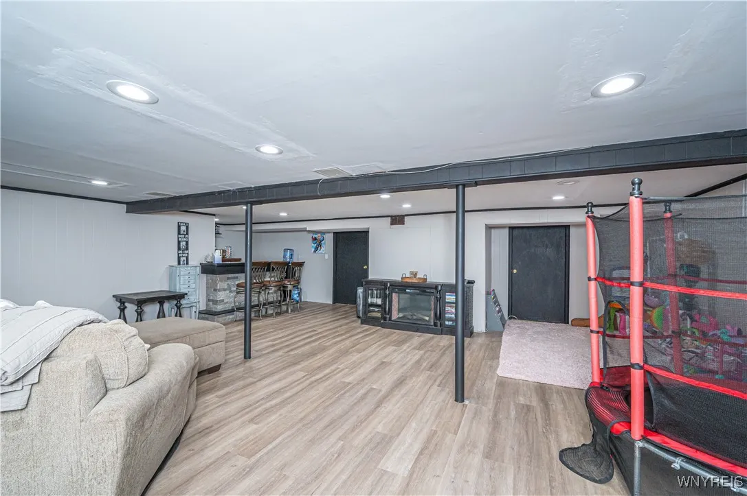 281 Green Acres Road, Tonawanda-town, New York 141, Tonawanda, New York 14150, 3 Bedrooms Bedrooms, 5 Rooms Rooms,1 BathroomBathrooms,Residential,Closed,281 Green Acres Road, Tonawanda-town, New York 141,0,B1576299