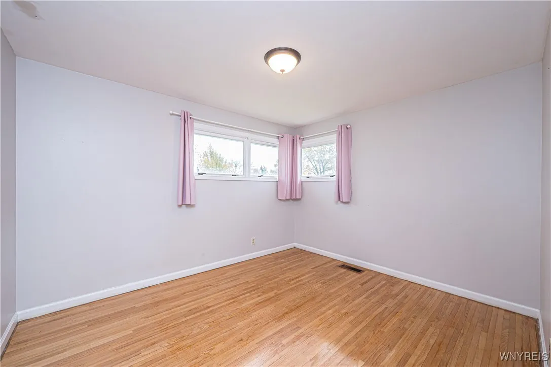 281 Green Acres Road, Tonawanda-town, New York 141, Tonawanda, New York 14150, 3 Bedrooms Bedrooms, 5 Rooms Rooms,1 BathroomBathrooms,Residential,Closed,281 Green Acres Road, Tonawanda-town, New York 141,0,B1576299
