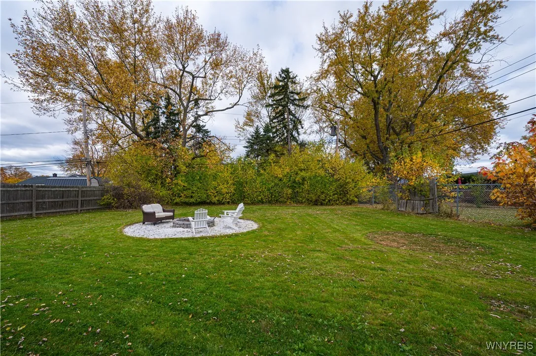 281 Green Acres Road, Tonawanda-town, New York 141, Tonawanda, New York 14150, 3 Bedrooms Bedrooms, 5 Rooms Rooms,1 BathroomBathrooms,Residential,Closed,281 Green Acres Road, Tonawanda-town, New York 141,0,B1576299