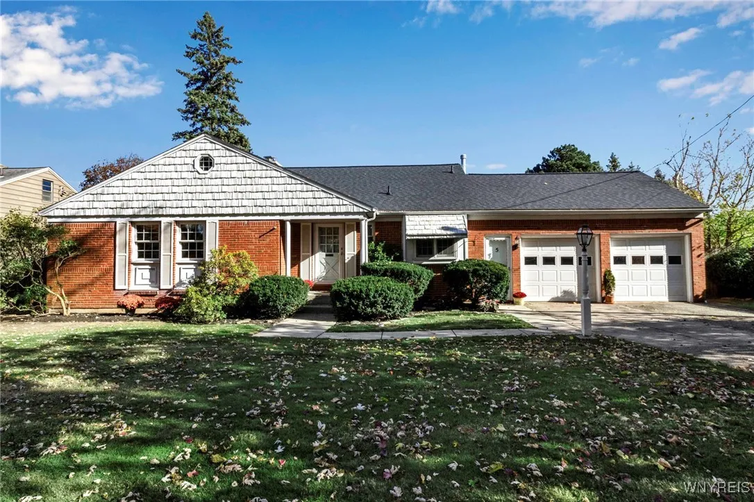 5 Parkwood Drive, Amherst, New York 14226, Amherst, New York 14226, 3 Bedrooms Bedrooms, 7 Rooms Rooms,1 BathroomBathrooms,Residential,Closed,5 Parkwood Drive, Amherst, New York 14226,0,B1576305