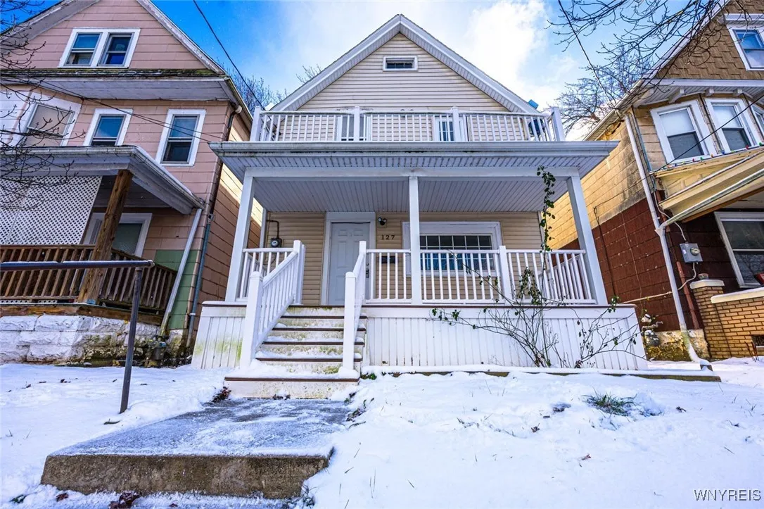 127 Riverside Avenue, Buffalo, New York 14207, Buffalo, New York 14207, 4 Bedrooms Bedrooms, 7 Rooms Rooms,2 BathroomsBathrooms,Residential,Closed,127 Riverside Avenue, Buffalo, New York 14207,0,B1575648