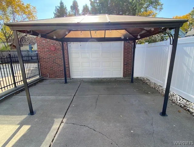 Attached Gazebo stays