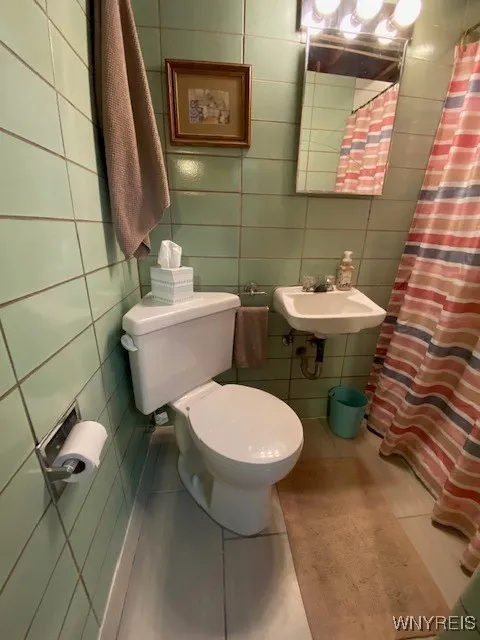 Full bath in basement