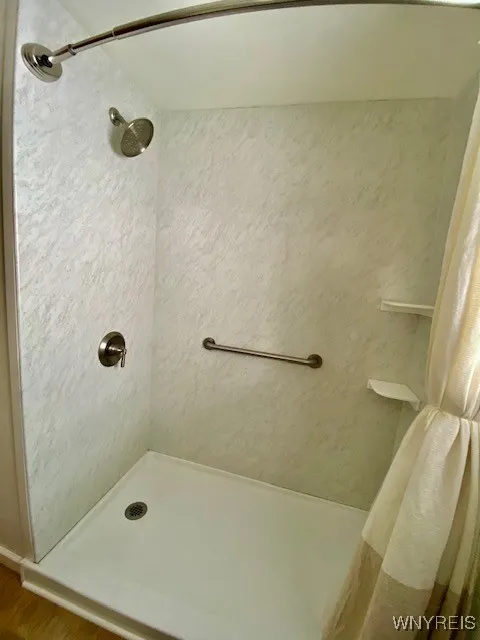 Walk in shower
