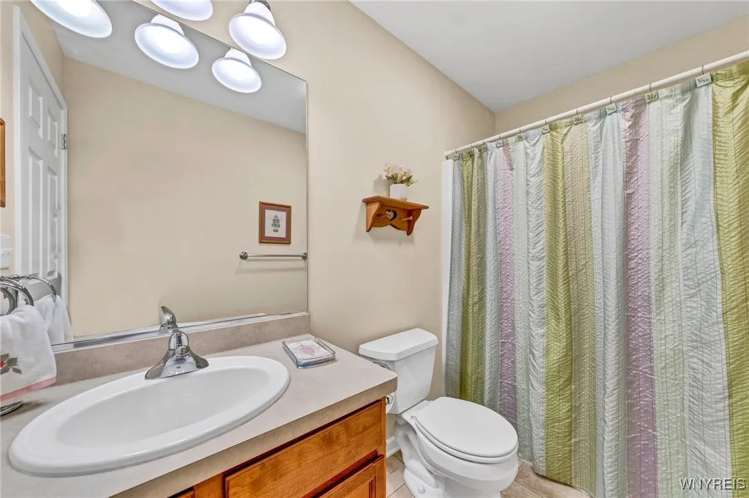4164 Tisbury Lane, Hamburg, New York 14075, Hamburg, New York 14075, 3 Bedrooms Bedrooms, 6 Rooms Rooms,2 BathroomsBathrooms,Residential,Closed,4164 Tisbury Lane, Hamburg, New York 14075,0,B1576337