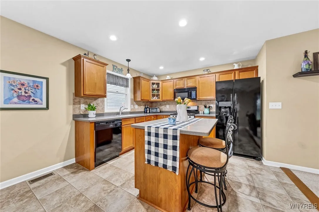 4164 Tisbury Lane, Hamburg, New York 14075, Hamburg, New York 14075, 3 Bedrooms Bedrooms, 6 Rooms Rooms,2 BathroomsBathrooms,Residential,Closed,4164 Tisbury Lane, Hamburg, New York 14075,0,B1576337