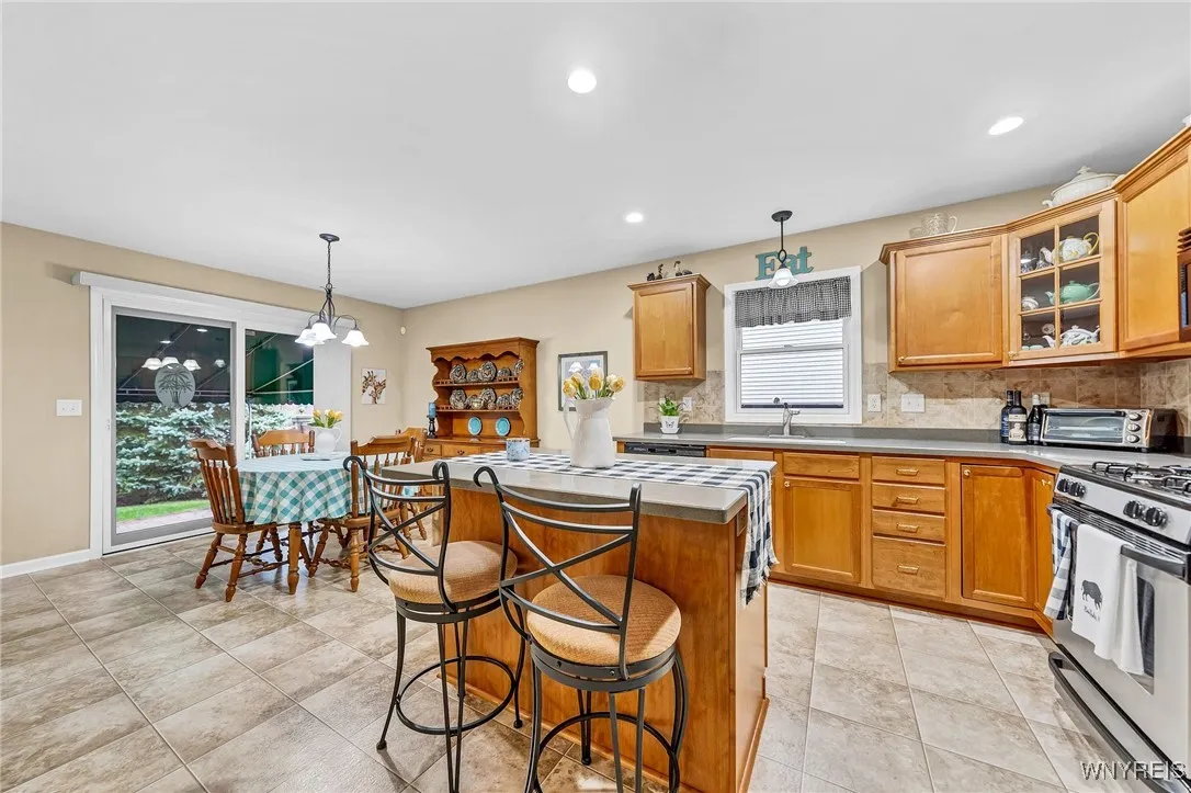 4164 Tisbury Lane, Hamburg, New York 14075, Hamburg, New York 14075, 3 Bedrooms Bedrooms, 6 Rooms Rooms,2 BathroomsBathrooms,Residential,Closed,4164 Tisbury Lane, Hamburg, New York 14075,0,B1576337