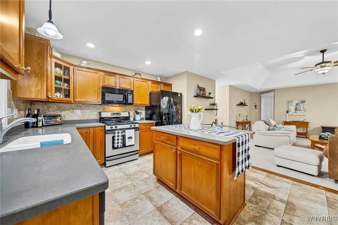 4164 Tisbury Lane, Hamburg, New York 14075, Hamburg, New York 14075, 3 Bedrooms Bedrooms, 6 Rooms Rooms,2 BathroomsBathrooms,Residential,Closed,4164 Tisbury Lane, Hamburg, New York 14075,0,B1576337