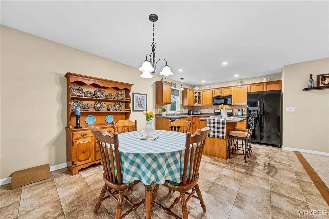 4164 Tisbury Lane, Hamburg, New York 14075, Hamburg, New York 14075, 3 Bedrooms Bedrooms, 6 Rooms Rooms,2 BathroomsBathrooms,Residential,Closed,4164 Tisbury Lane, Hamburg, New York 14075,0,B1576337