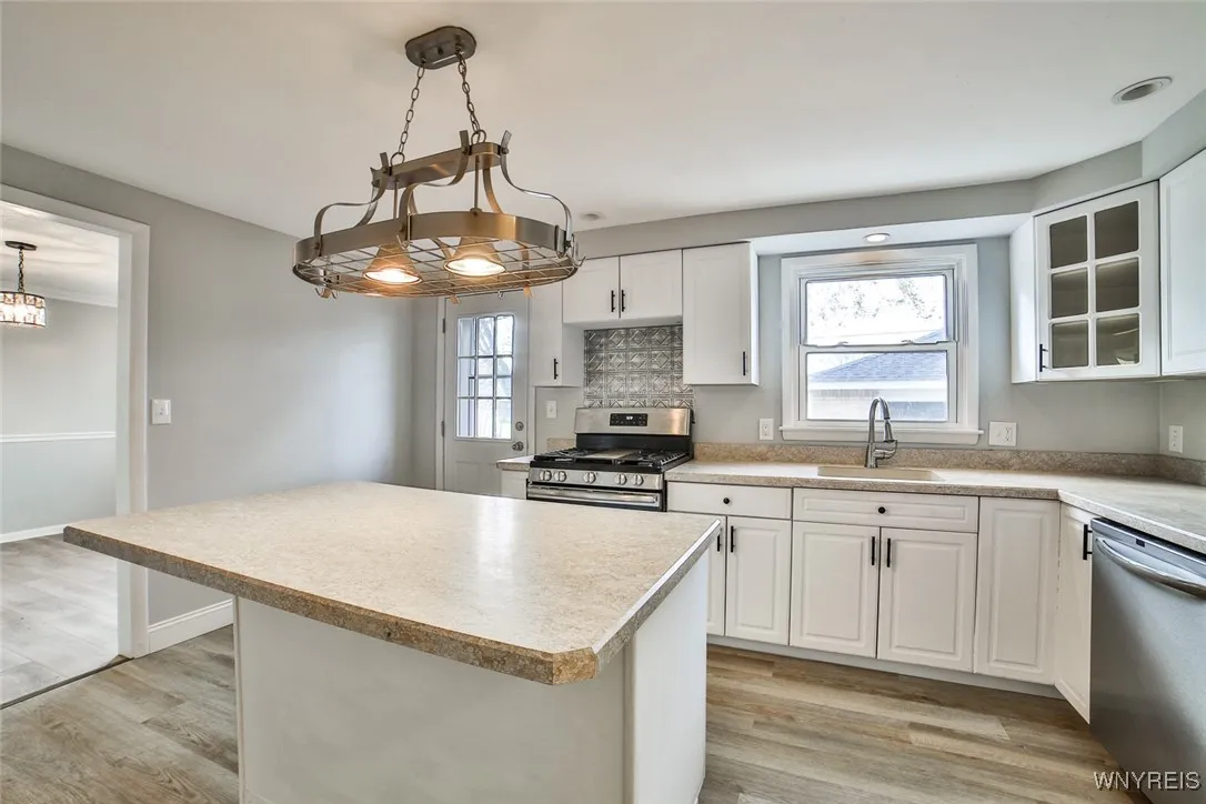 40 Fountain, Tonawanda-town, New York 14223, Tonawanda, New York 14223, 3 Bedrooms Bedrooms, 6 Rooms Rooms,1 BathroomBathrooms,Residential,Closed,40 Fountain, Tonawanda-town, New York 14223,0,B1576770