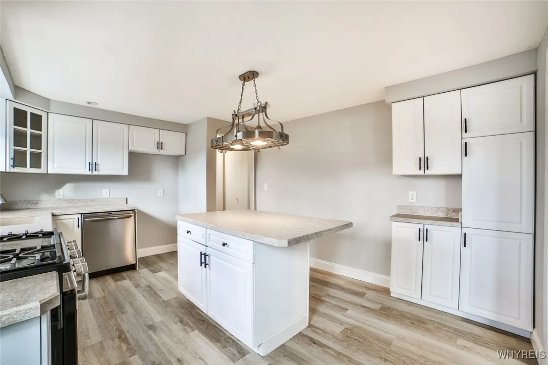 40 Fountain, Tonawanda-town, New York 14223, Tonawanda, New York 14223, 3 Bedrooms Bedrooms, 6 Rooms Rooms,1 BathroomBathrooms,Residential,Closed,40 Fountain, Tonawanda-town, New York 14223,0,B1576770