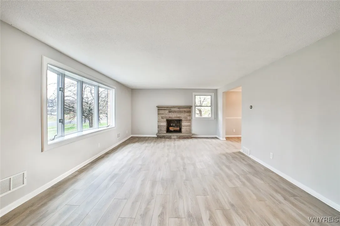 40 Fountain, Tonawanda-town, New York 14223, Tonawanda, New York 14223, 3 Bedrooms Bedrooms, 6 Rooms Rooms,1 BathroomBathrooms,Residential,Closed,40 Fountain, Tonawanda-town, New York 14223,0,B1576770