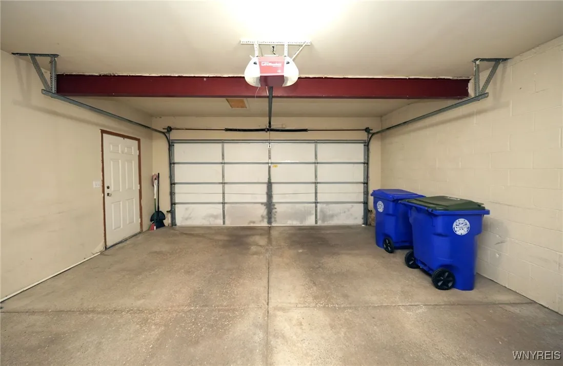 3 In The Woods Lane, West Seneca, New York 14224, West Seneca, New York 14224, 2 Bedrooms Bedrooms, 5 Rooms Rooms,1 BathroomBathrooms,Residential,Closed,3 In The Woods Lane, West Seneca, New York 14224,0,B1576810