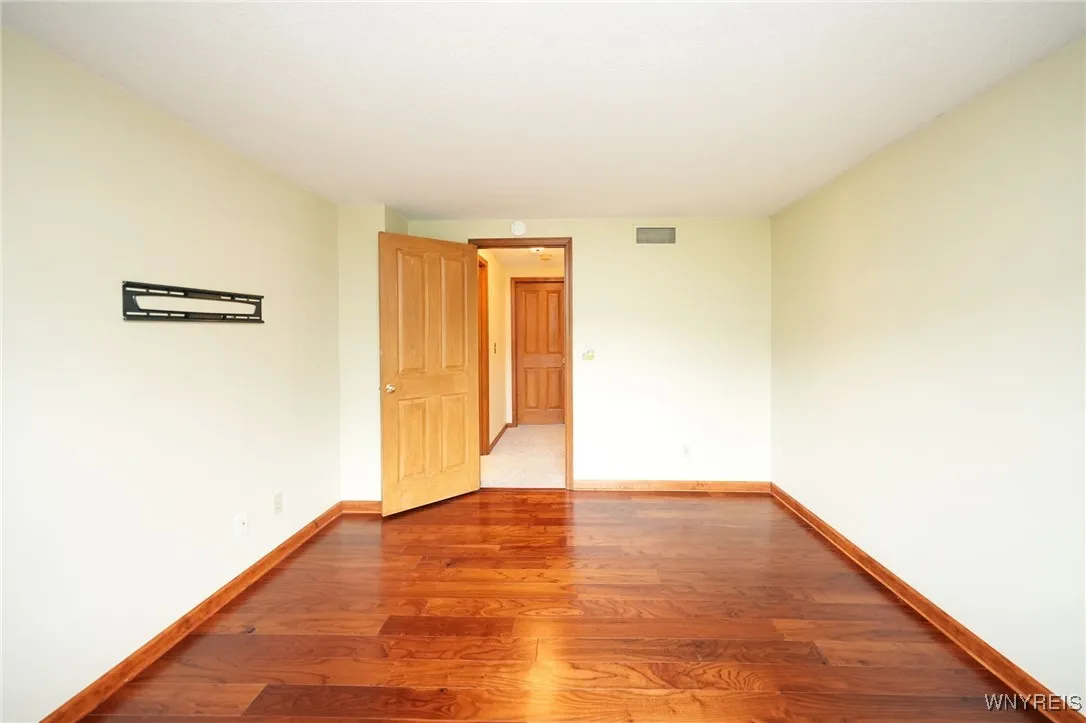 3 In The Woods Lane, West Seneca, New York 14224, West Seneca, New York 14224, 2 Bedrooms Bedrooms, 5 Rooms Rooms,1 BathroomBathrooms,Residential,Closed,3 In The Woods Lane, West Seneca, New York 14224,0,B1576810