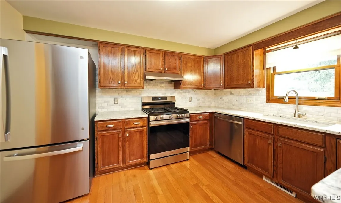 3 In The Woods Lane, West Seneca, New York 14224, West Seneca, New York 14224, 2 Bedrooms Bedrooms, 5 Rooms Rooms,1 BathroomBathrooms,Residential,Closed,3 In The Woods Lane, West Seneca, New York 14224,0,B1576810