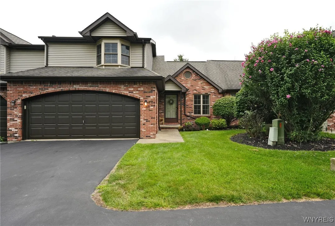 3 In The Woods Lane, West Seneca, New York 14224, West Seneca, New York 14224, 2 Bedrooms Bedrooms, 5 Rooms Rooms,1 BathroomBathrooms,Residential,Closed,3 In The Woods Lane, West Seneca, New York 14224,0,B1576810