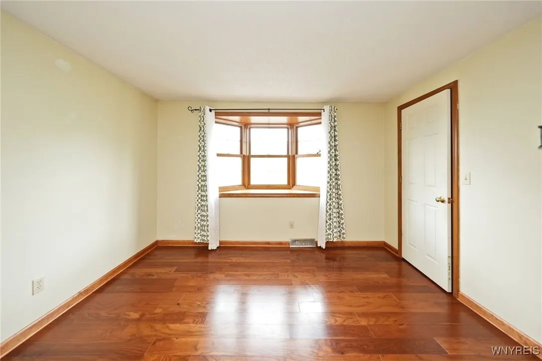 3 In The Woods Lane, West Seneca, New York 14224, West Seneca, New York 14224, 2 Bedrooms Bedrooms, 5 Rooms Rooms,1 BathroomBathrooms,Residential,Closed,3 In The Woods Lane, West Seneca, New York 14224,0,B1576810
