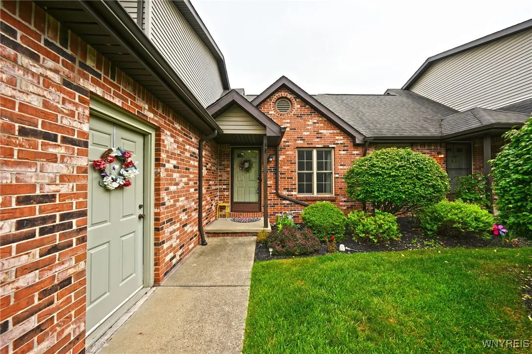 3 In The Woods Lane, West Seneca, New York 14224, West Seneca, New York 14224, 2 Bedrooms Bedrooms, 5 Rooms Rooms,1 BathroomBathrooms,Residential,Closed,3 In The Woods Lane, West Seneca, New York 14224,0,B1576810