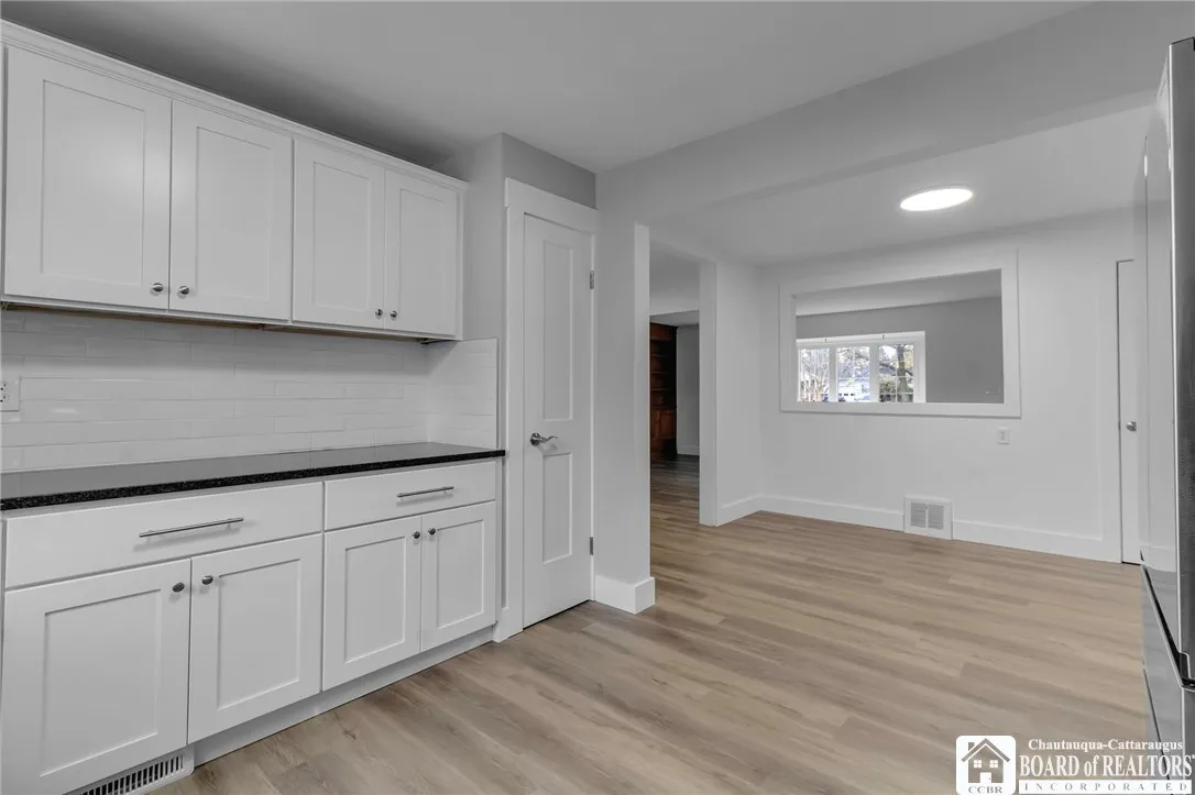409 Lakewood Parkway, Amherst, New York 14226, Amherst, New York 14226, 3 Bedrooms Bedrooms, 7 Rooms Rooms,1 BathroomBathrooms,Residential,Closed,409 Lakewood Parkway, Amherst, New York 14226,0,R1576664