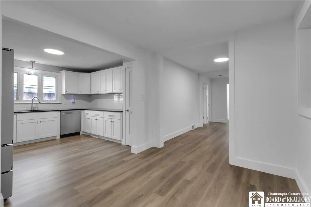 409 Lakewood Parkway, Amherst, New York 14226, Amherst, New York 14226, 3 Bedrooms Bedrooms, 7 Rooms Rooms,1 BathroomBathrooms,Residential,Closed,409 Lakewood Parkway, Amherst, New York 14226,0,R1576664