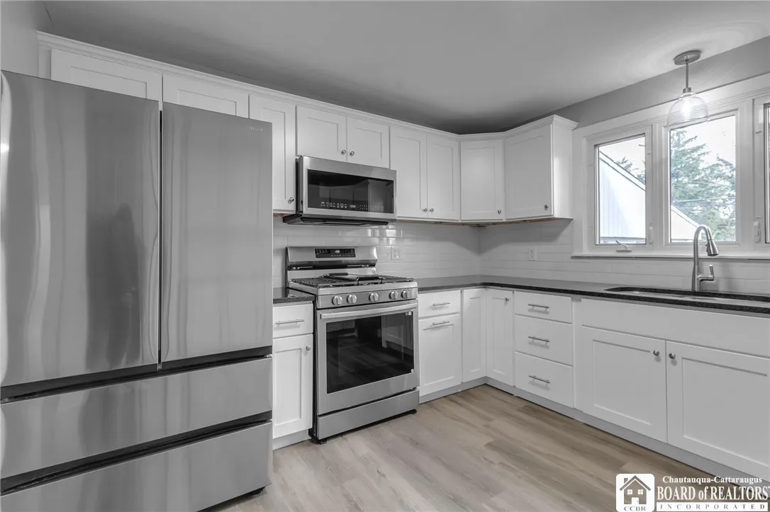 409 Lakewood Parkway, Amherst, New York 14226, Amherst, New York 14226, 3 Bedrooms Bedrooms, 7 Rooms Rooms,1 BathroomBathrooms,Residential,Closed,409 Lakewood Parkway, Amherst, New York 14226,0,R1576664
