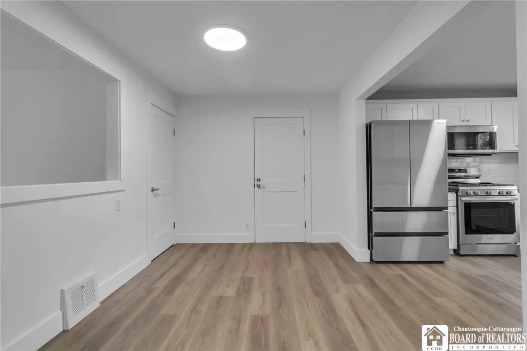 409 Lakewood Parkway, Amherst, New York 14226, Amherst, New York 14226, 3 Bedrooms Bedrooms, 7 Rooms Rooms,1 BathroomBathrooms,Residential,Closed,409 Lakewood Parkway, Amherst, New York 14226,0,R1576664