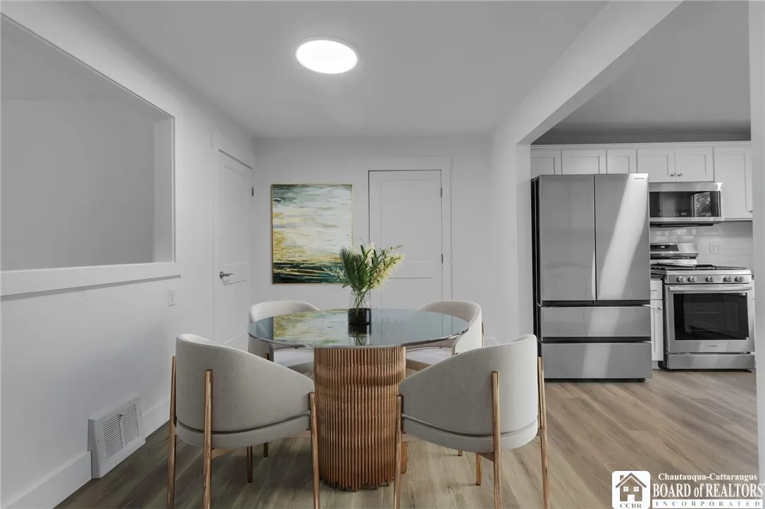 409 Lakewood Parkway, Amherst, New York 14226, Amherst, New York 14226, 3 Bedrooms Bedrooms, 7 Rooms Rooms,1 BathroomBathrooms,Residential,Closed,409 Lakewood Parkway, Amherst, New York 14226,0,R1576664
